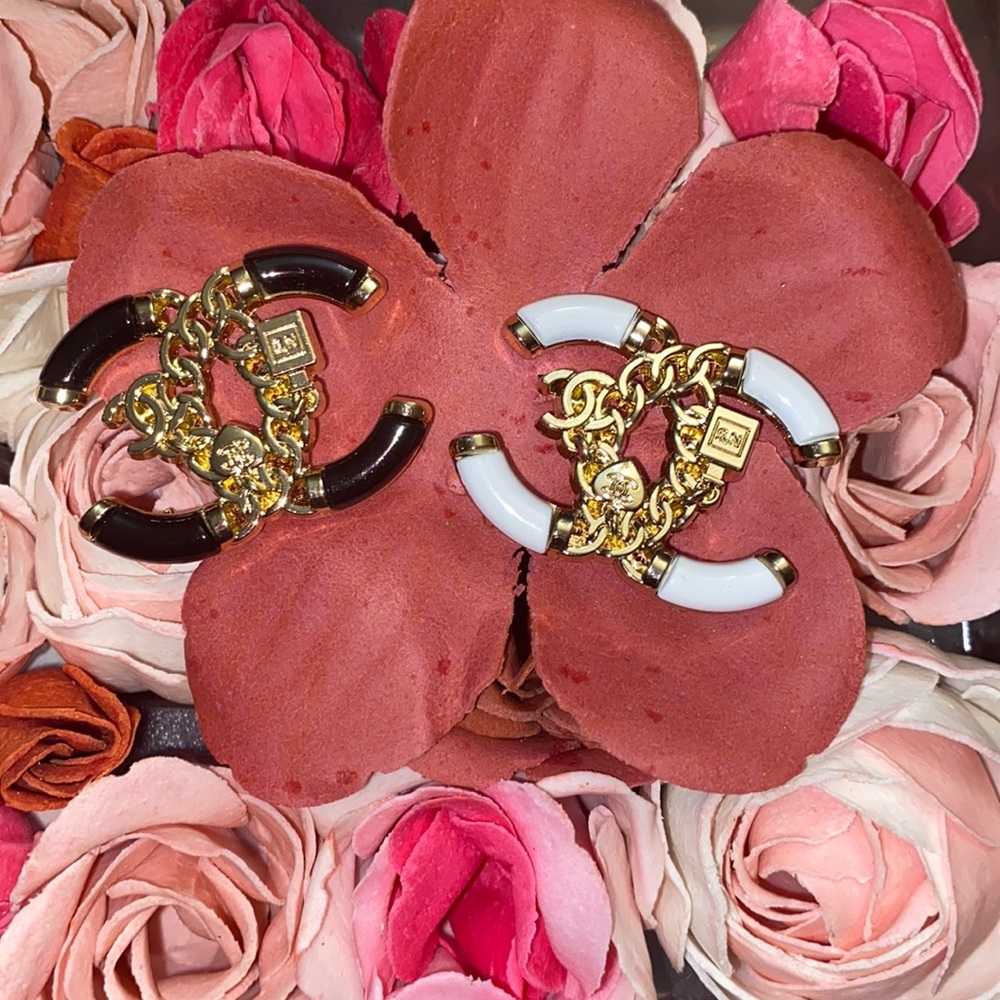 Cc brooch pin 📍